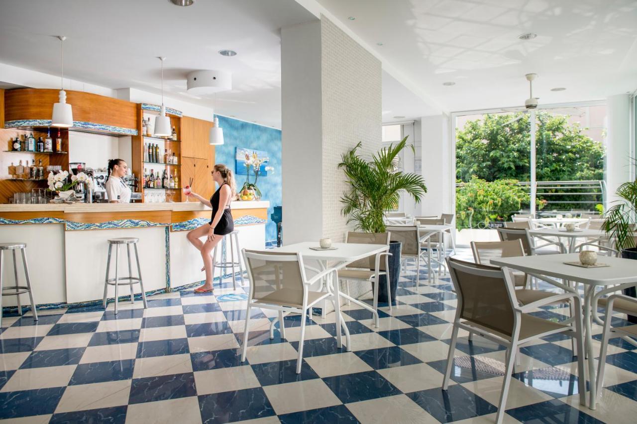 Luxor Beach Boutique Hotel Cattolica Exterior photo