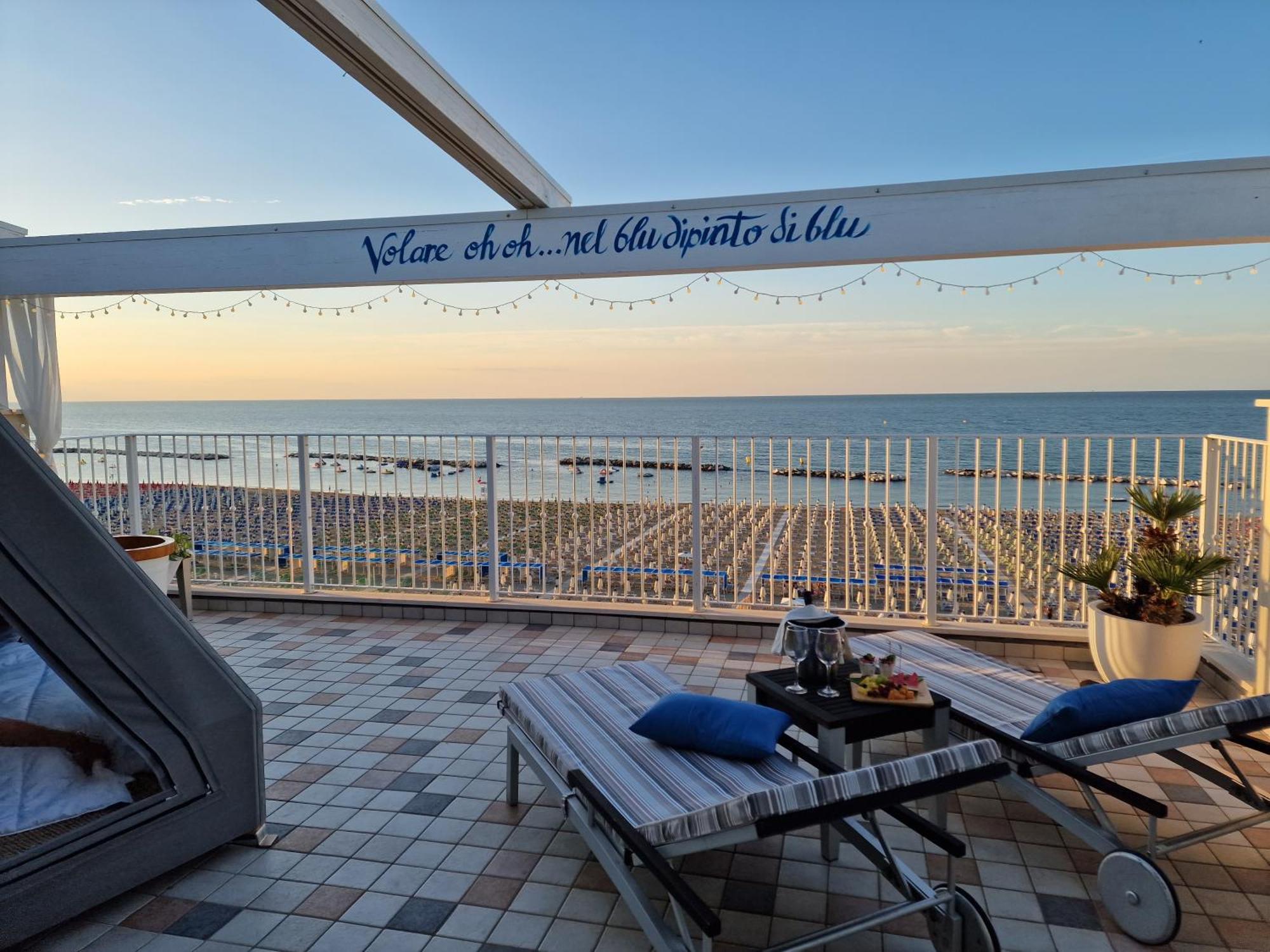 Luxor Beach Boutique Hotel Cattolica Exterior photo